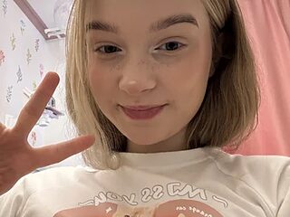 -baby-tiny- live webcam thumbnail