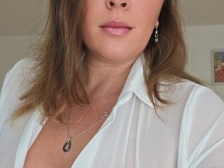 100_SWEET_DESIRES live webcam thumbnail