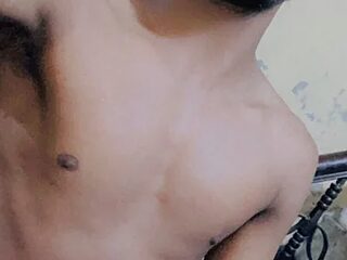 12ashujii live webcam thumbnail