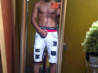 876tom live webcam thumbnail