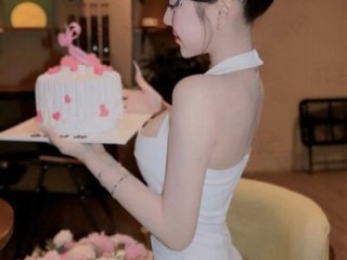 ___Linnee___ live webcam thumbnail