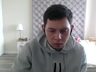 _a_k_i_ live webcam thumbnail