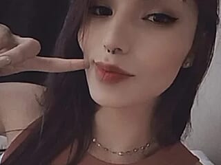 _emmyil live webcam thumbnail