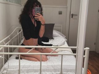 _foxygirl_ live webcam thumbnail