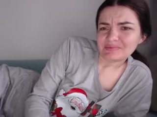 _hidden_frommymoom_ live webcam thumbnail