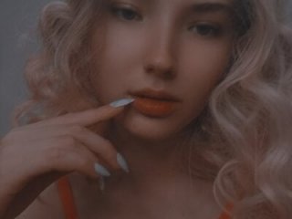 _kikiclark__ live webcam thumbnail