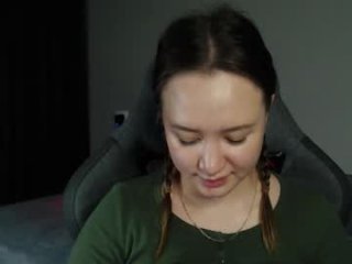 _lalune_ live webcam thumbnail