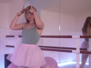_meowwluffy_ live webcam thumbnail