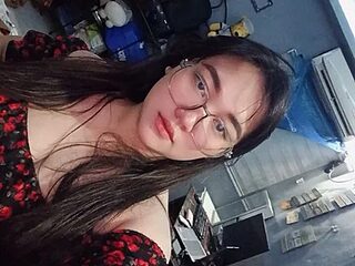 _WetKittyPussy_sw816 live webcam thumbnail