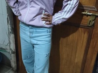 Aaradhna-_hoy live webcam thumbnail