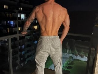 AaronMuscle live webcam thumbnail