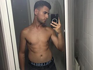 aalexhub live webcam thumbnail