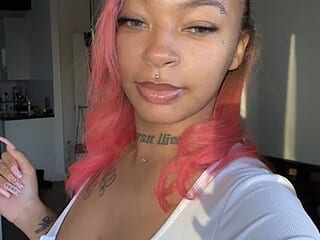 aaliyahbhadxx live webcam thumbnail