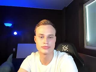 aar0n_ live webcam thumbnail