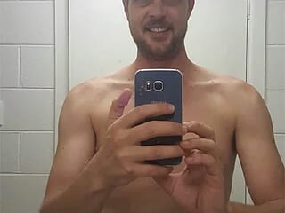 abigfatcock4u live webcam thumbnail