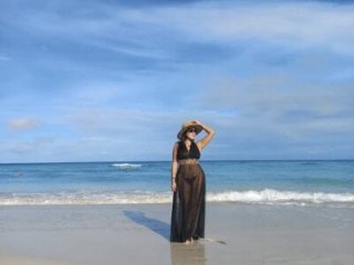 Ada_Monroe10 live webcam thumbnail
