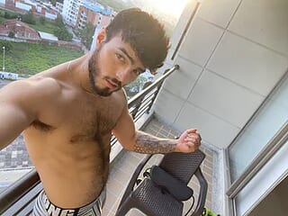 AdamLuna live webcam thumbnail