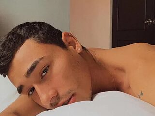 Adam_Grey live webcam thumbnail