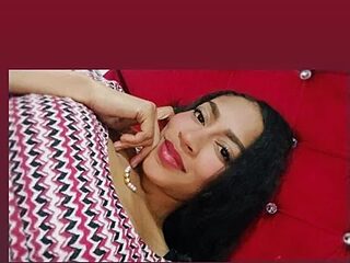 Adaraqueen_ live webcam thumbnail