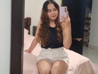 Adeelinna_ live webcam thumbnail