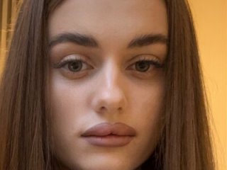 Adelle_Love live webcam thumbnail