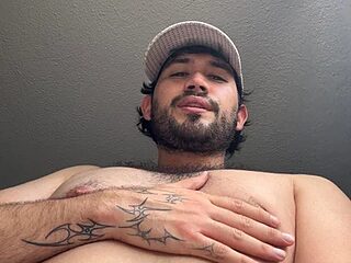 AdrianSith live webcam thumbnail