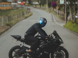 Adrian_Torres_ live webcam thumbnail