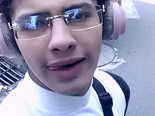 Adrian_Wolf live webcam thumbnail