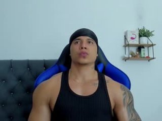 adam_boss live webcam thumbnail