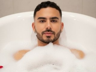 adamhairy live webcam thumbnail