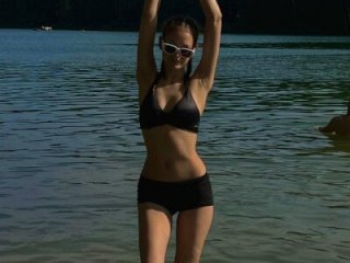 adelle046 live webcam thumbnail