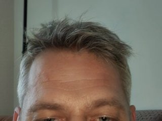 adriaan1975 live webcam thumbnail