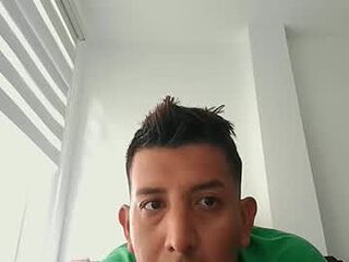 adrian1991oscar live webcam thumbnail