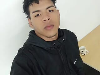 adrian66x live webcam thumbnail