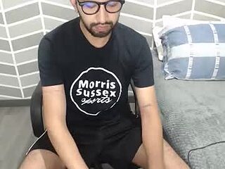 adrian_falcon live webcam thumbnail