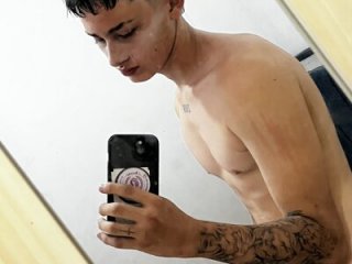 adrian_hot04 live webcam thumbnail