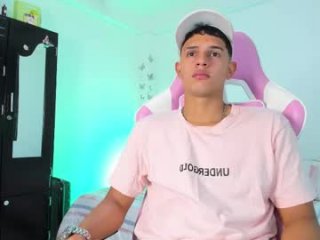 adrian_prime_ live webcam thumbnail