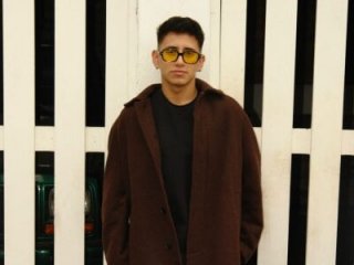 adrik_cano__ live webcam thumbnail