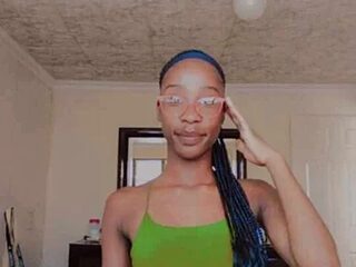 AfricanMelaninDoll live webcam thumbnail