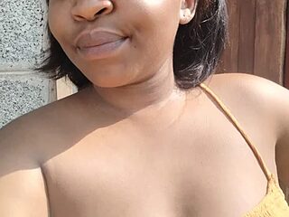 African_Busty live webcam thumbnail
