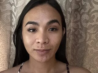agatha_pleasuree live webcam thumbnail