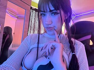 Ahri_Rousse live webcam thumbnail