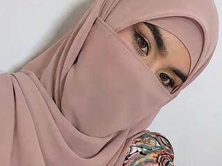 Aisha-Zayed live webcam thumbnail