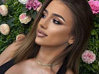 AishaSins live webcam thumbnail