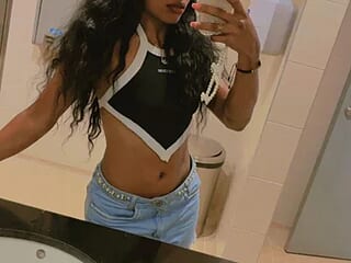 Aissha_ live webcam thumbnail