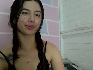 aine_ileana live webcam thumbnail