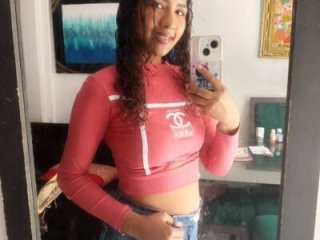 ALEJANDRA_2025 live webcam thumbnail
