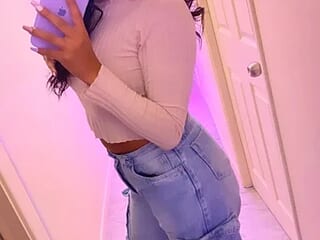 Alahia_Myers_22 live webcam thumbnail