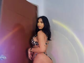 AlaiaXPixie live webcam thumbnail
