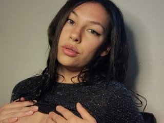 AlanaDesire live webcam thumbnail